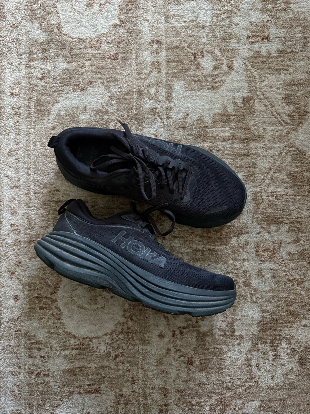 Woman HOKA bondi 8